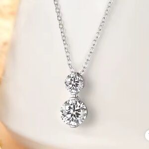 New GRA Certified 1.7 carat Moissanite Diamond .925 Neclace